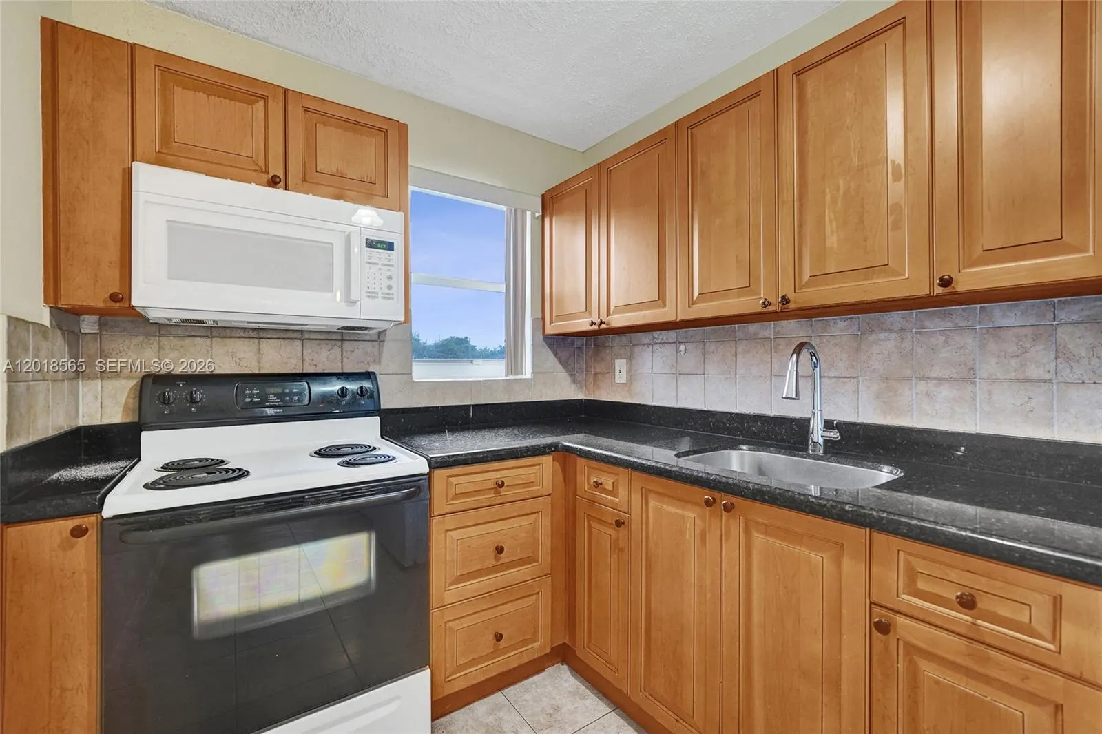 111 SE 4th Ave # 8, Hallandale Beach FL 33009