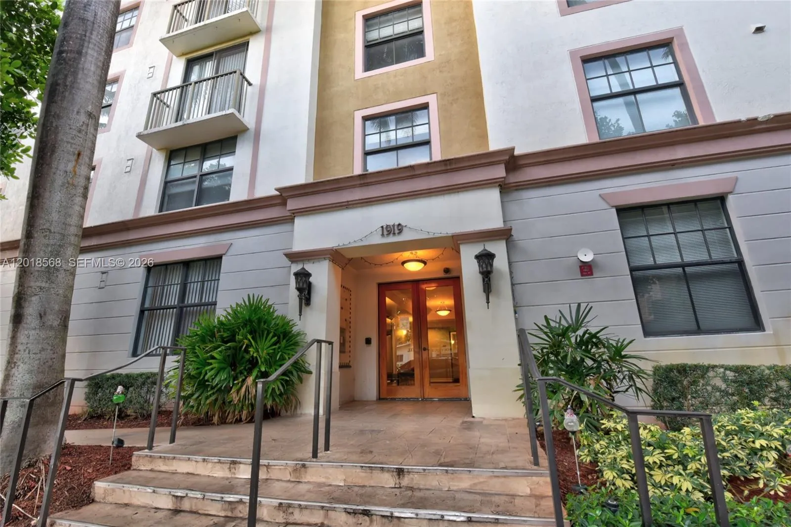 1919 Van Buren St # 311A, Hollywood FL 33020