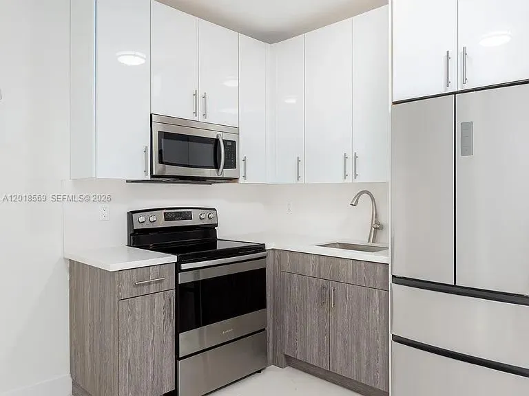676 NW 47th St # 5, Miami FL 33127