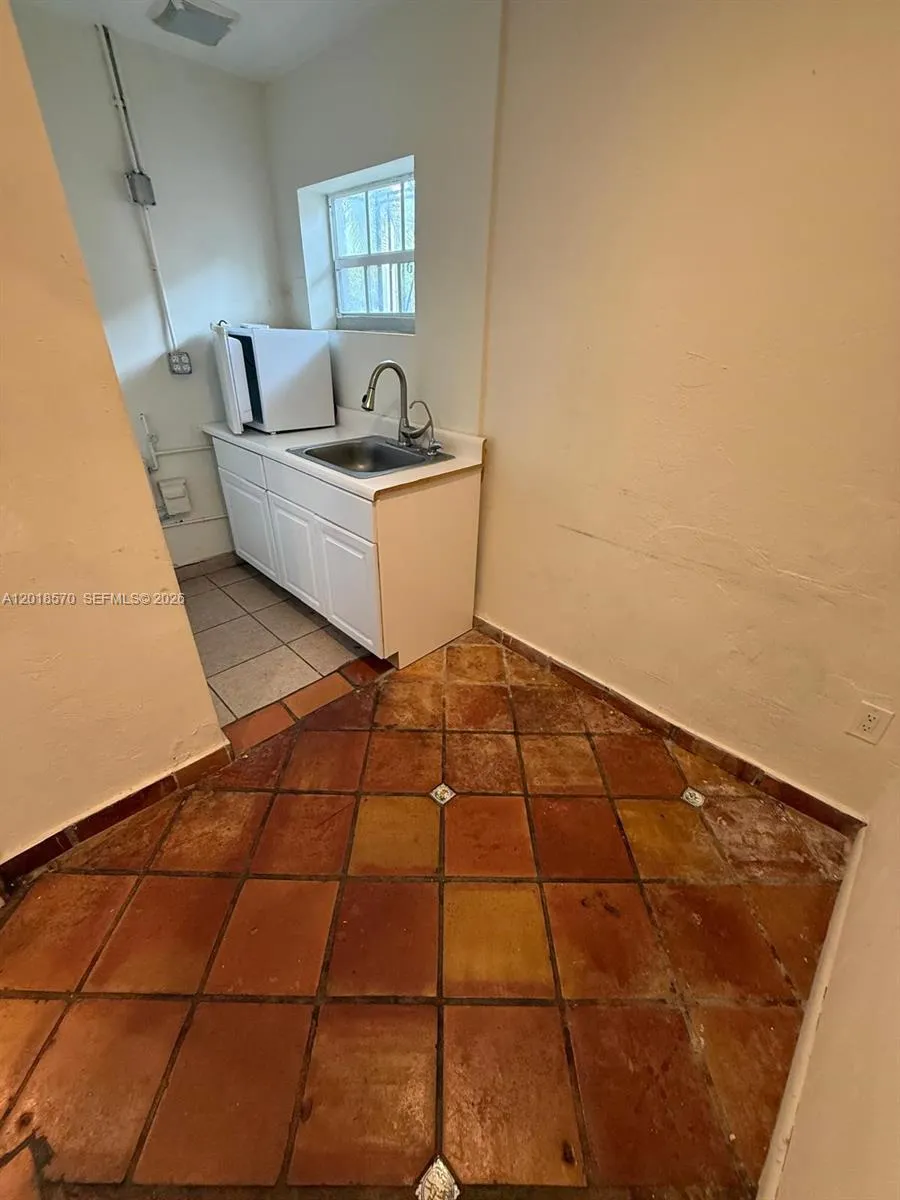 2916 SW 27th Ave # 1, Miami FL 33133