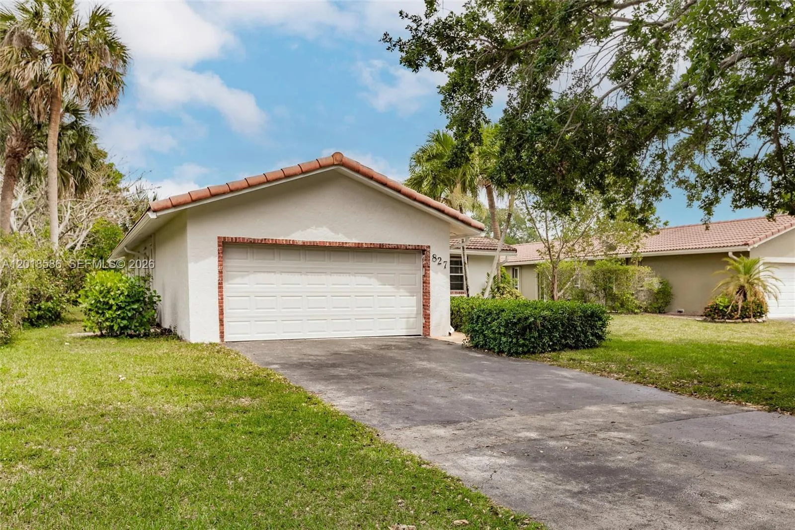 827 NW 87th Ave, Coral Springs FL 33071