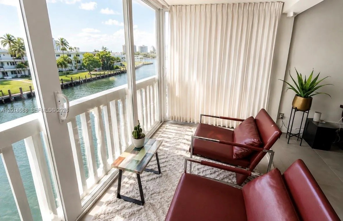 440 Paradise Isle Blvd # 402, Hallandale Beach FL 33009