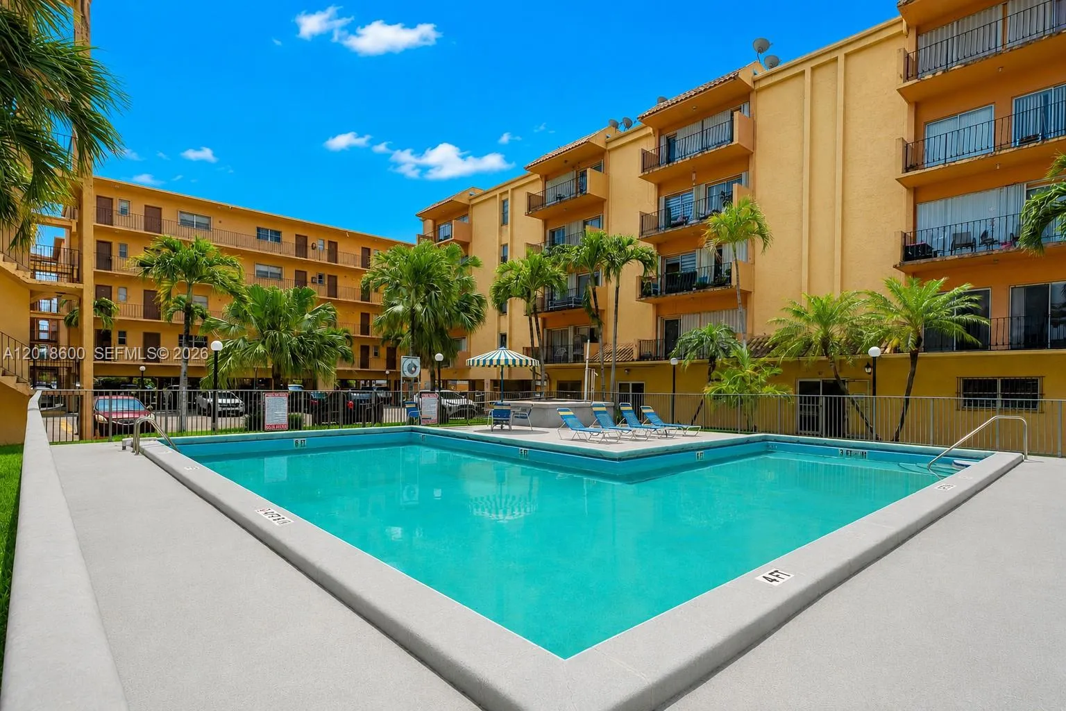 2 bedroom 2 bath for sale at 1900 W 54th St # 220, Hialeah FL 33012