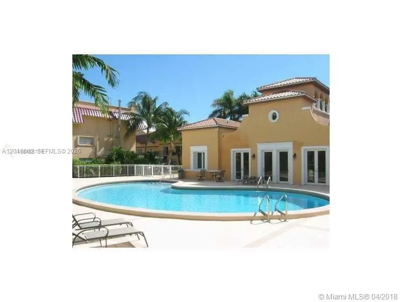 6713 N Kendall Dr # 611, Pinecrest FL 33156
