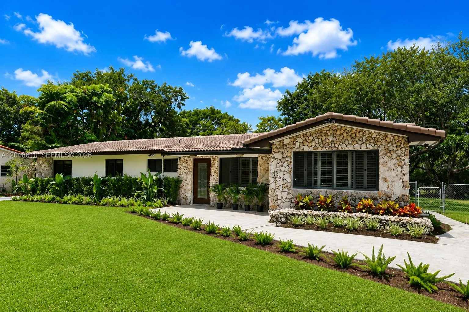 5 bedroom 3 bath for sale at 7220 SW 69th Ct, Miami FL 33143