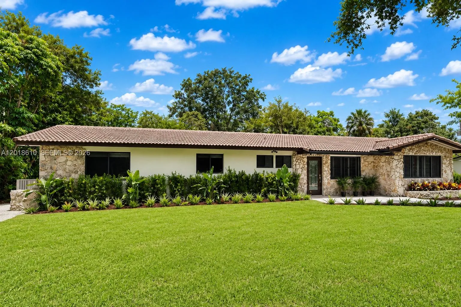 7220 SW 69th Ct, Miami FL 33143