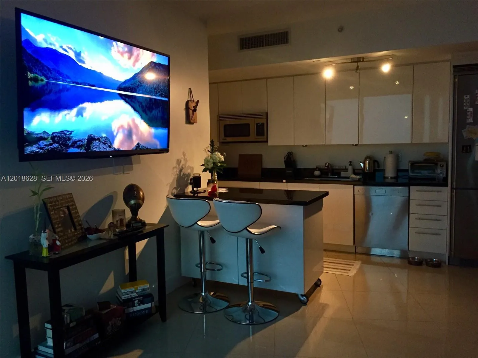 92 SW 3rd St # 4106, Miami FL 33130