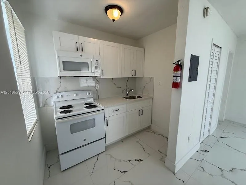 2775 NW 57th St, Miami FL 33142