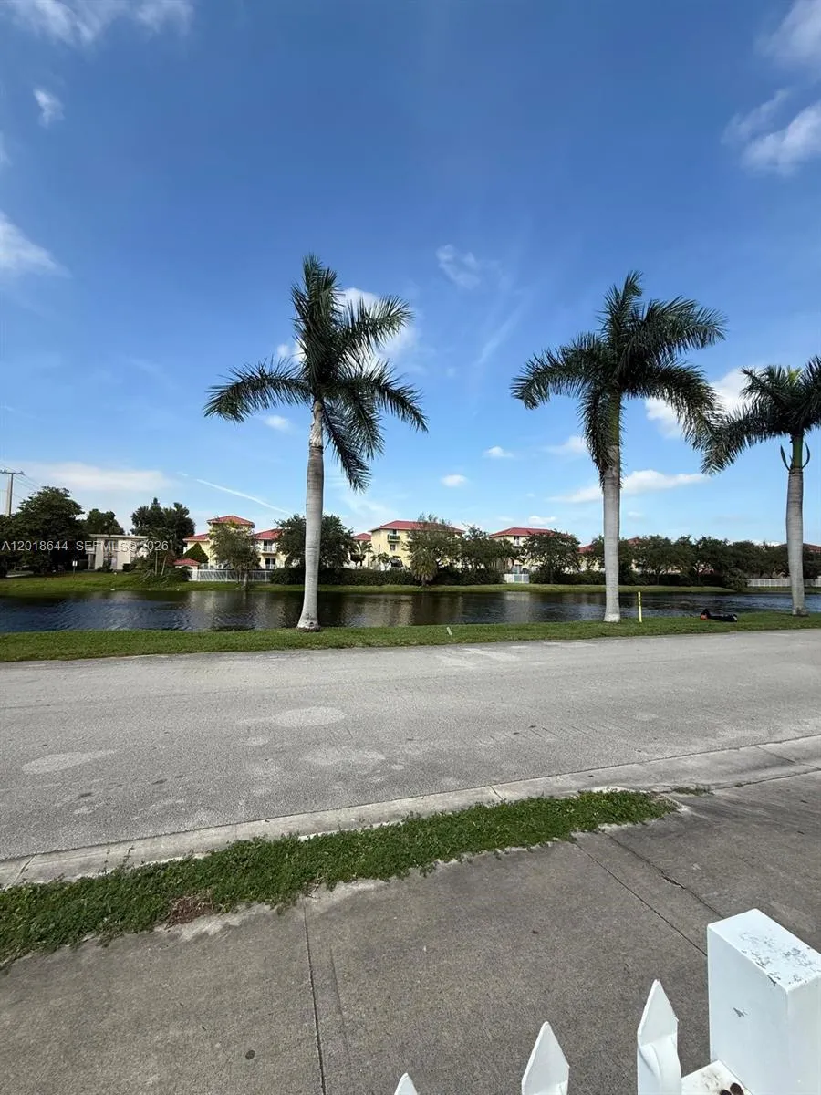 2025 NE 164th St # 818, North Miami Beach FL 33162