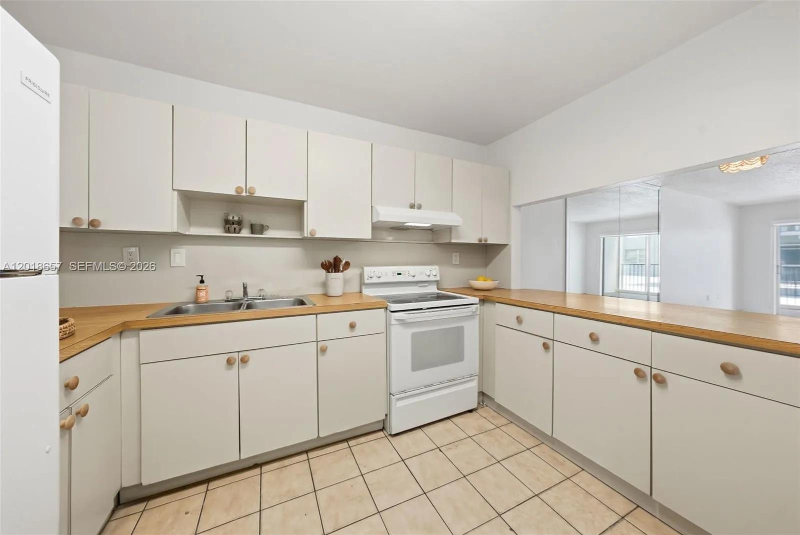 305 W 68th St # 206, Hialeah FL 33014