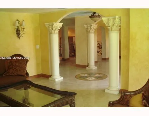 12425 SW 43rd St, Miami FL 33175