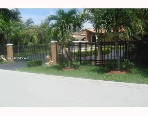 12425 SW 43rd St, Miami FL 33175