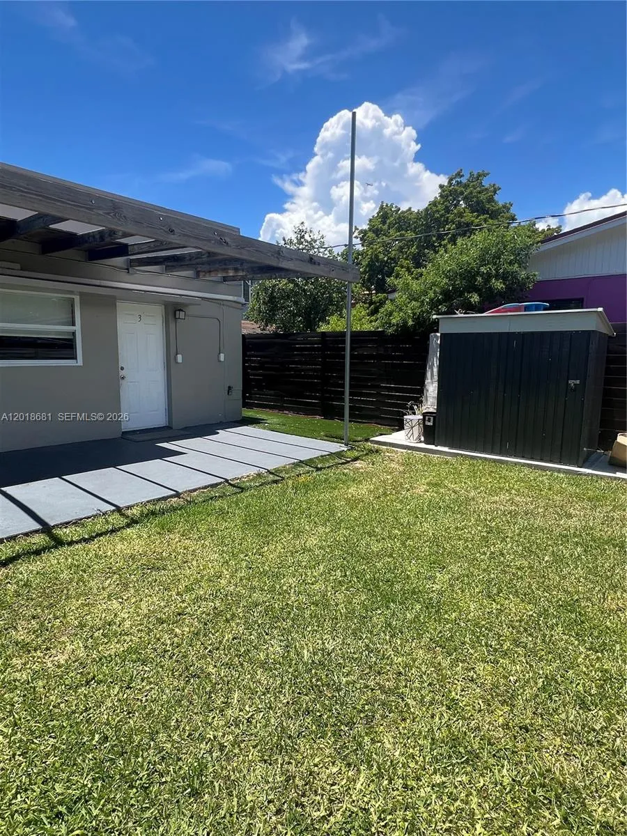 1810 NW 34th St # 3, Miami FL 33142