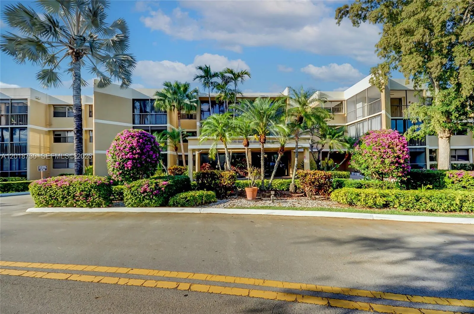 16175 Golf Club Rd # 113, Weston FL 33326