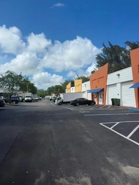 305 NW 10th Ter # 305, Hallandale Beach FL 33009