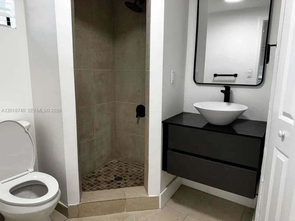 33 Allen Rd, West Park FL 33023