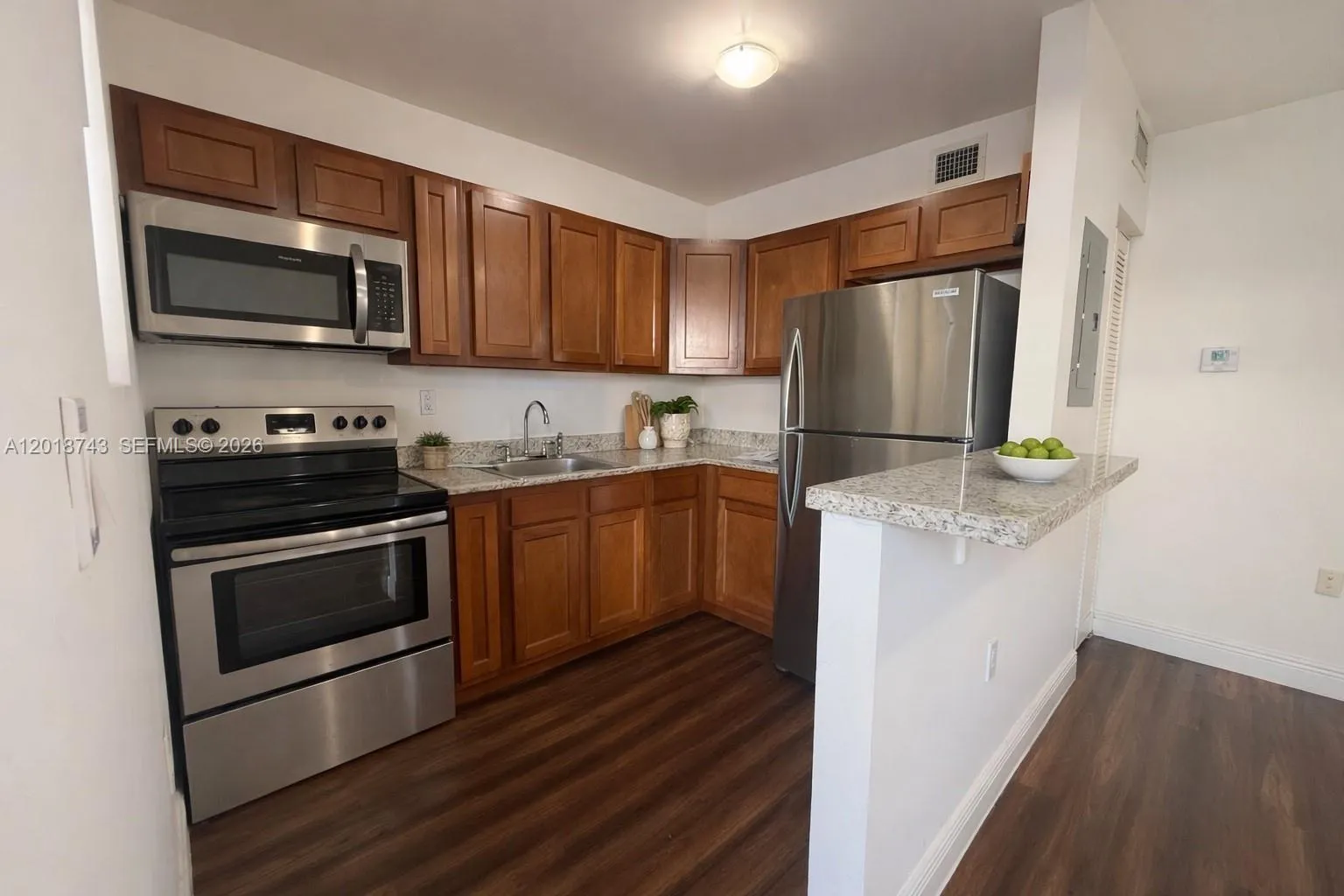 540 NW 7th St # 28, Miami FL 33136