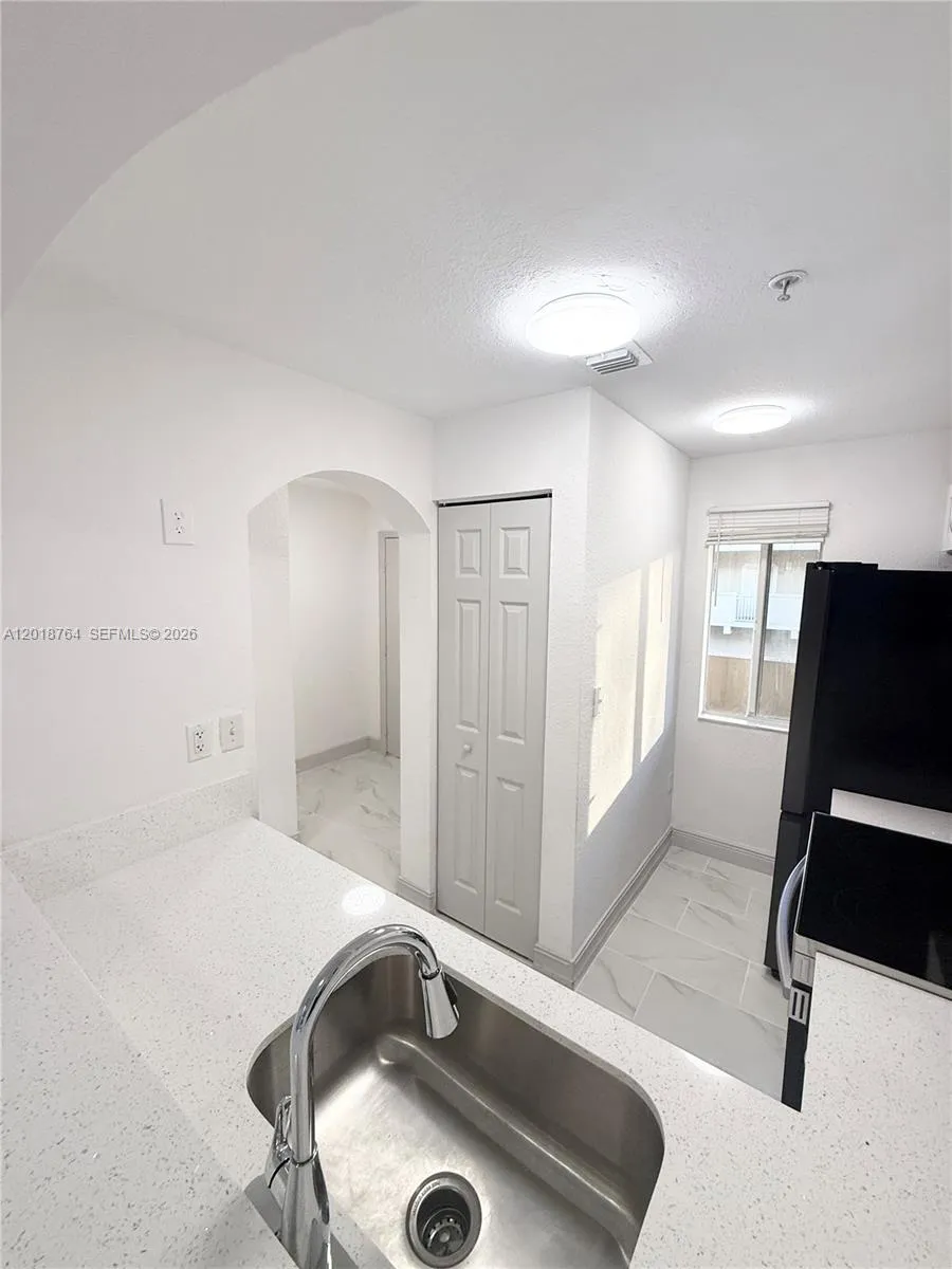 7991 NW 8th St # 113B, Miami FL 33126