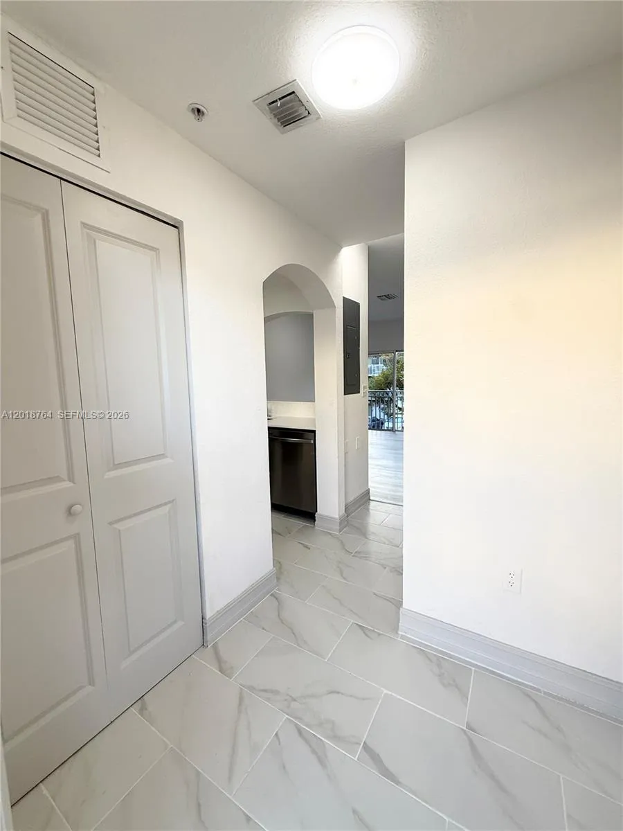 7991 NW 8th St # 113B, Miami FL 33126