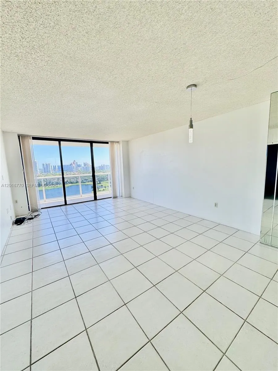 3675 N Country Club Dr # 2005, Aventura FL 33180