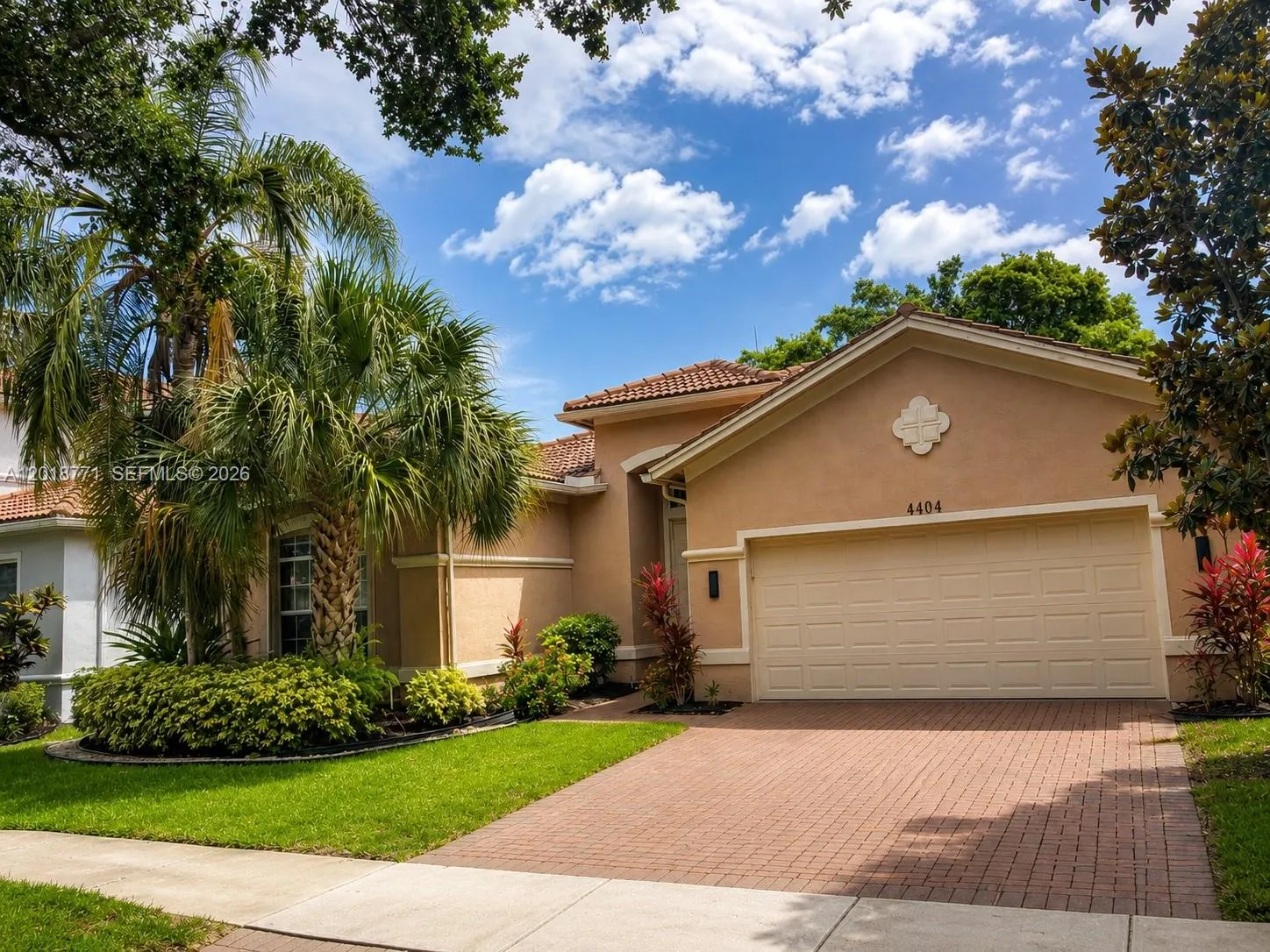 4404 E Whitewater Ave, Weston FL 33332