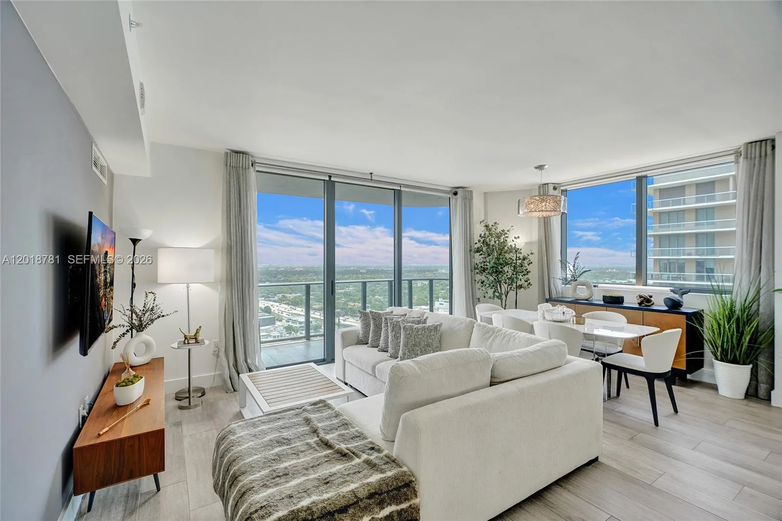 121 NE 34th St # 2809, Miami FL 33137