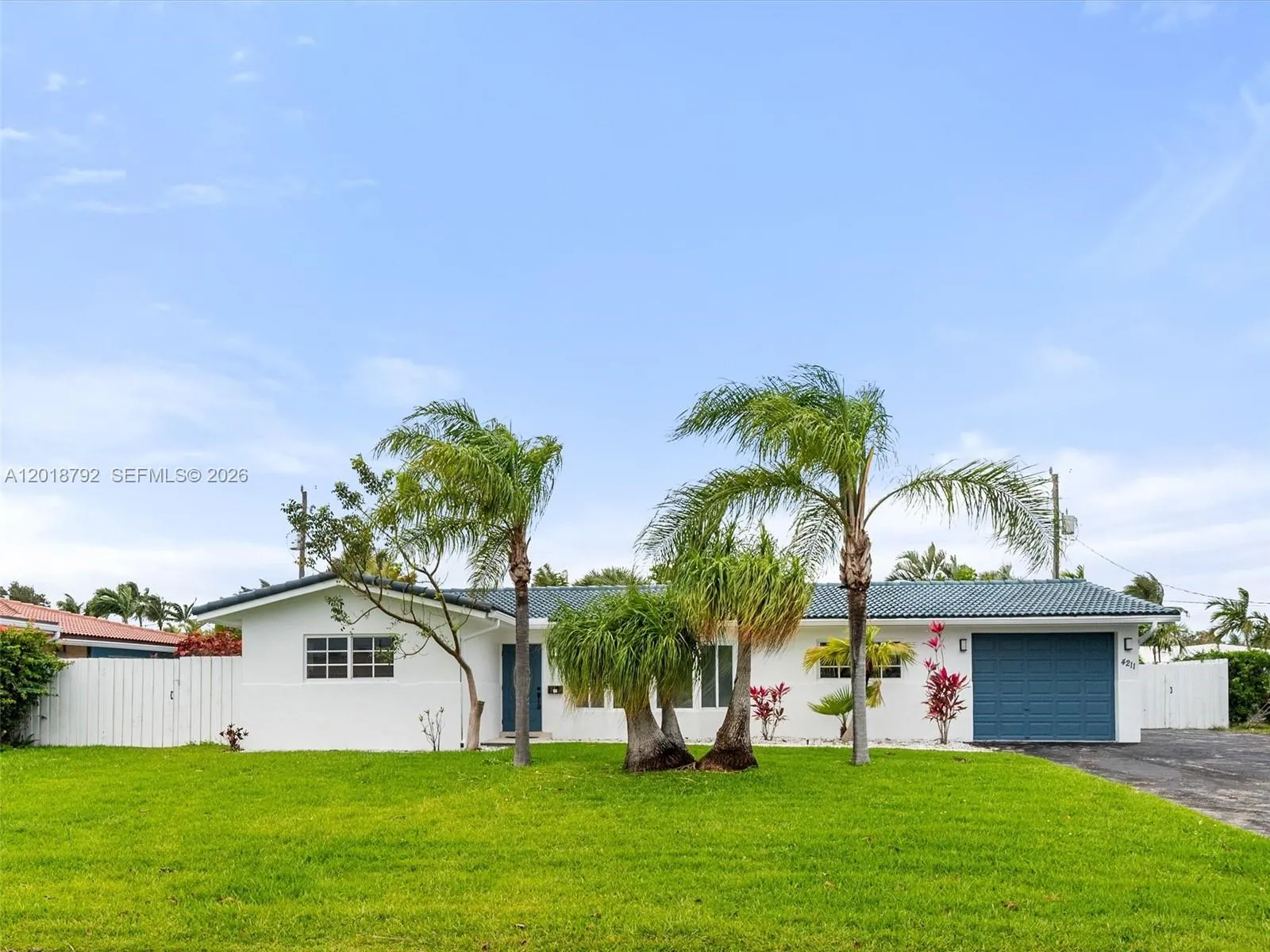 4 bedroom 3 bath for sale at 4211 NE 27th Ave, Lighthouse Point FL 33064