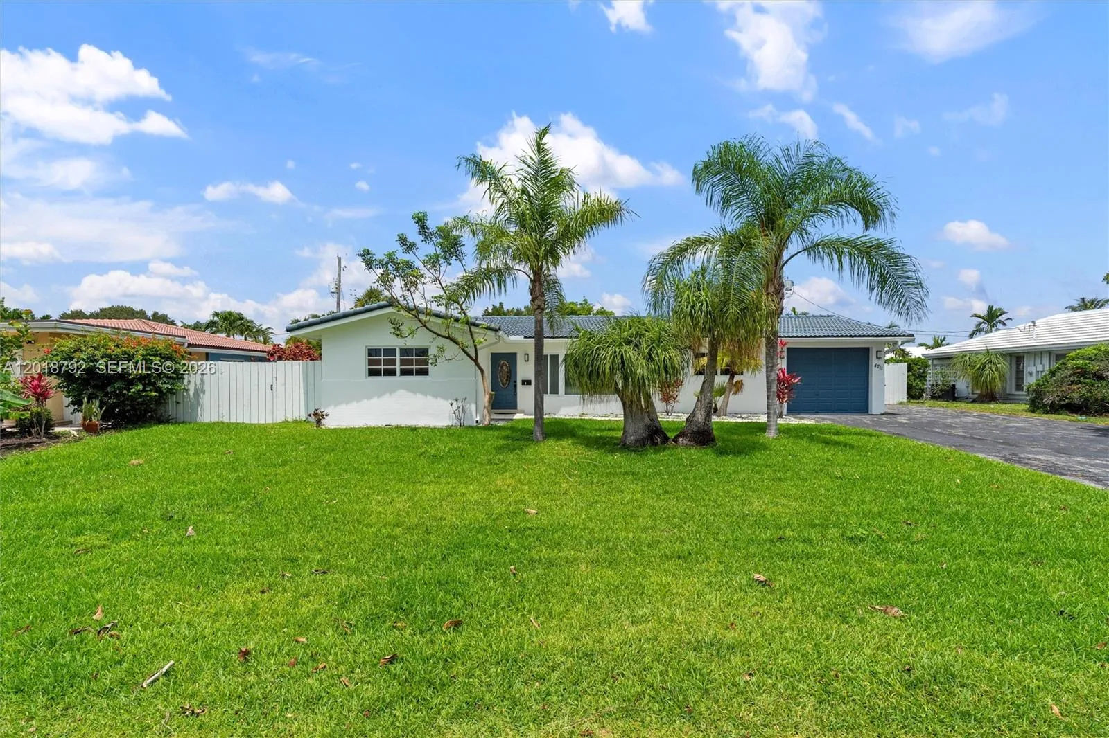 4211 NE 27th Ave, Lighthouse Point FL 33064