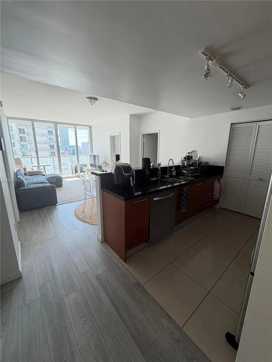 244 Biscayne Blvd # 1910, Miami FL 33132