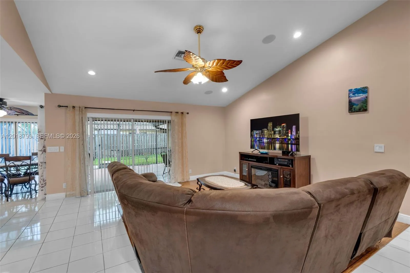 7817 Sunflower Dr, Margate FL 33063