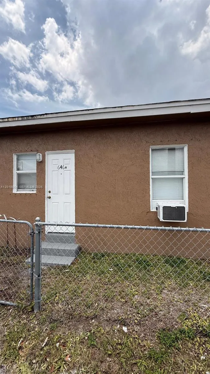 646 NW 14th Ter, Fort Lauderdale FL 33311