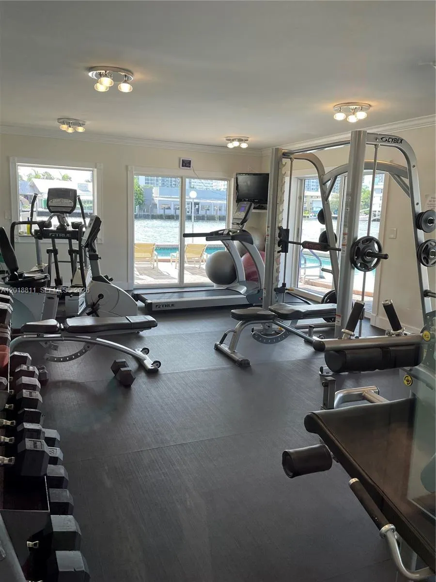 2900 NE 30th St # 7, Fort Lauderdale FL 33306