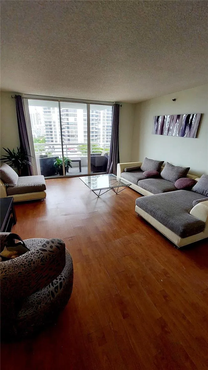 3300 NE 192nd St # 808, Aventura FL 33180