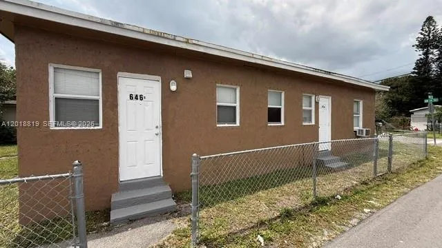 646 NW 14th Ter, Fort Lauderdale FL 33311