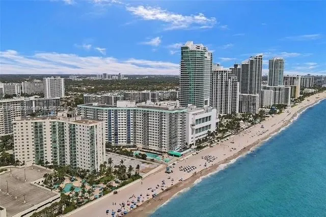 3725 S Ocean Dr, Hollywood FL 33019