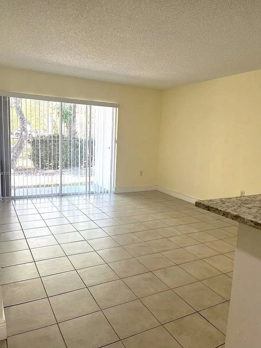 7115 NW 179th St # 106, Hialeah FL 33015