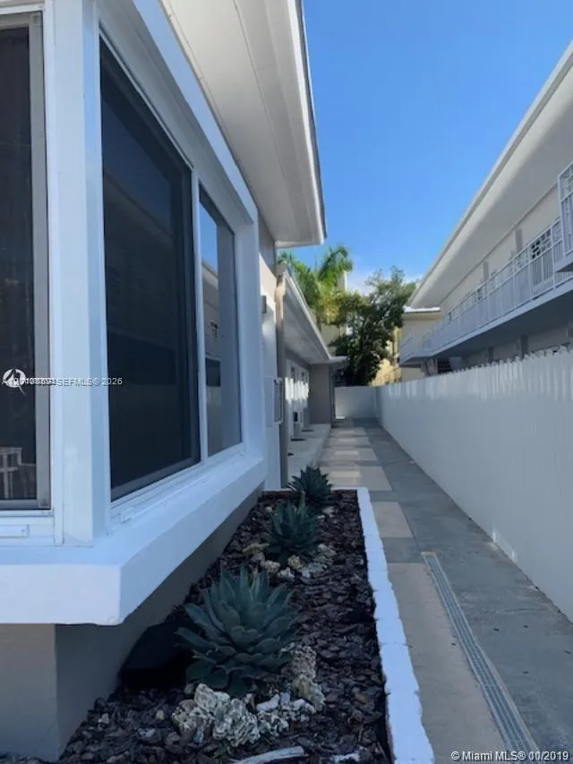 7921 Abbott Ave # 4, Miami Beach FL 33141