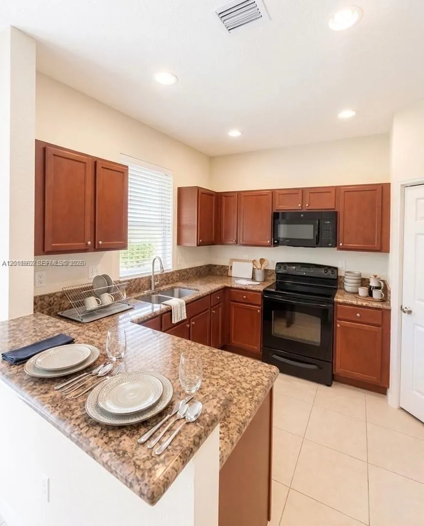 14724 SW 25th Ln, Miami FL 33185