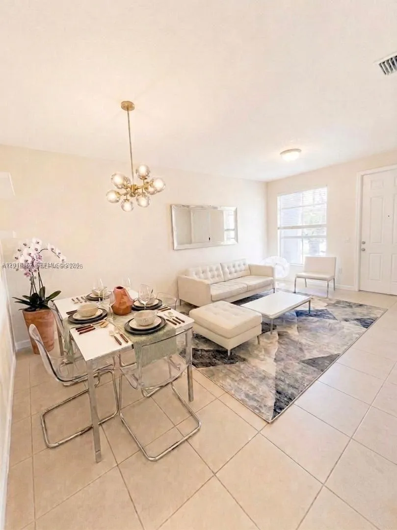 14724 SW 25th Ln, Miami FL 33185