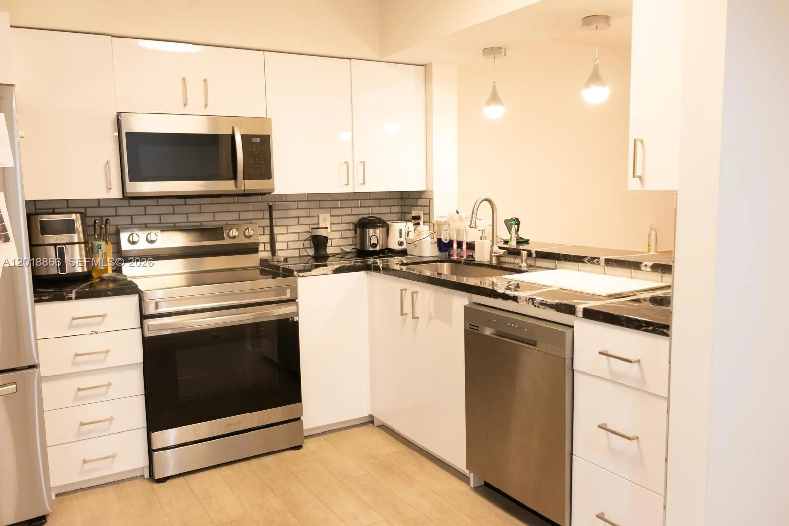 2200 S Cypress Bend Dr # 204, Pompano Beach FL 33069