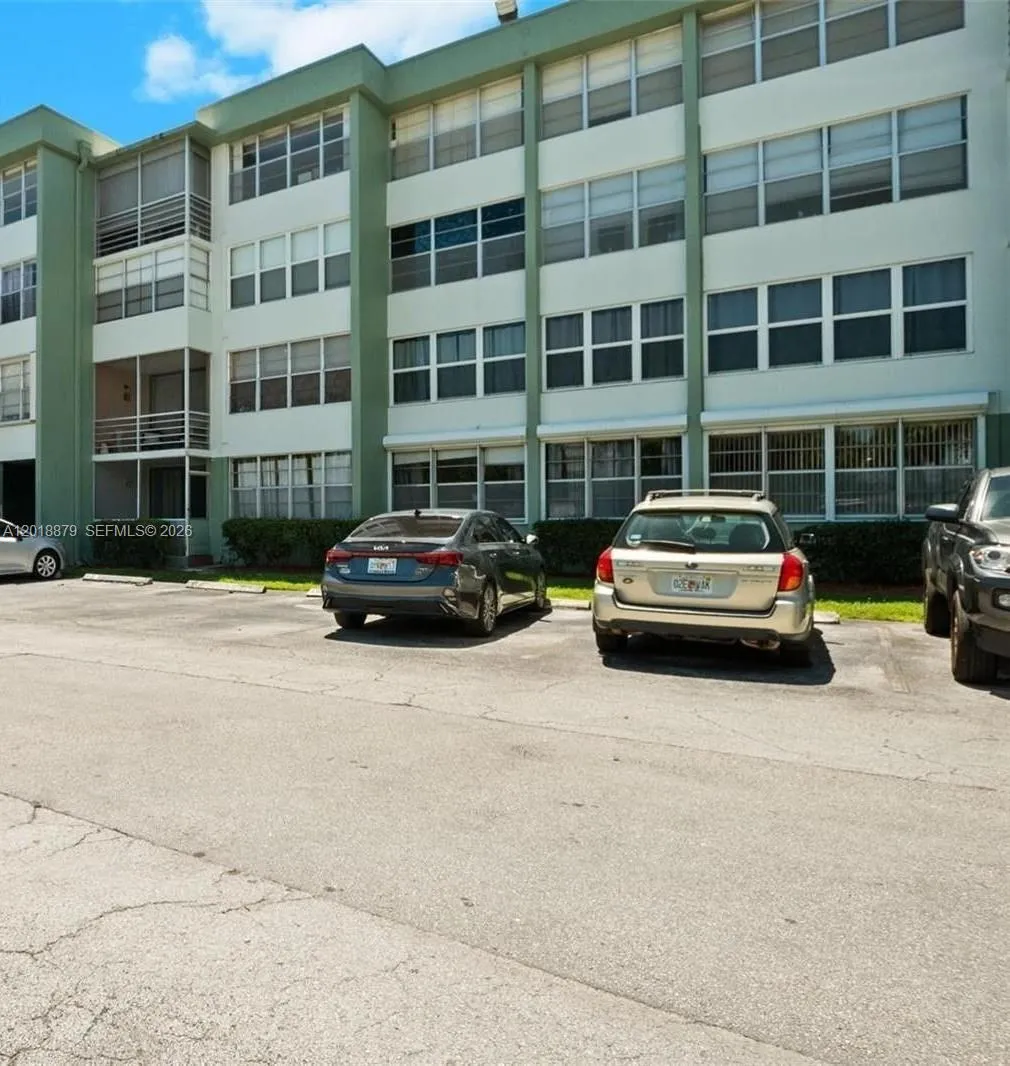 2771 Taft St # 411, Hollywood FL 33020
