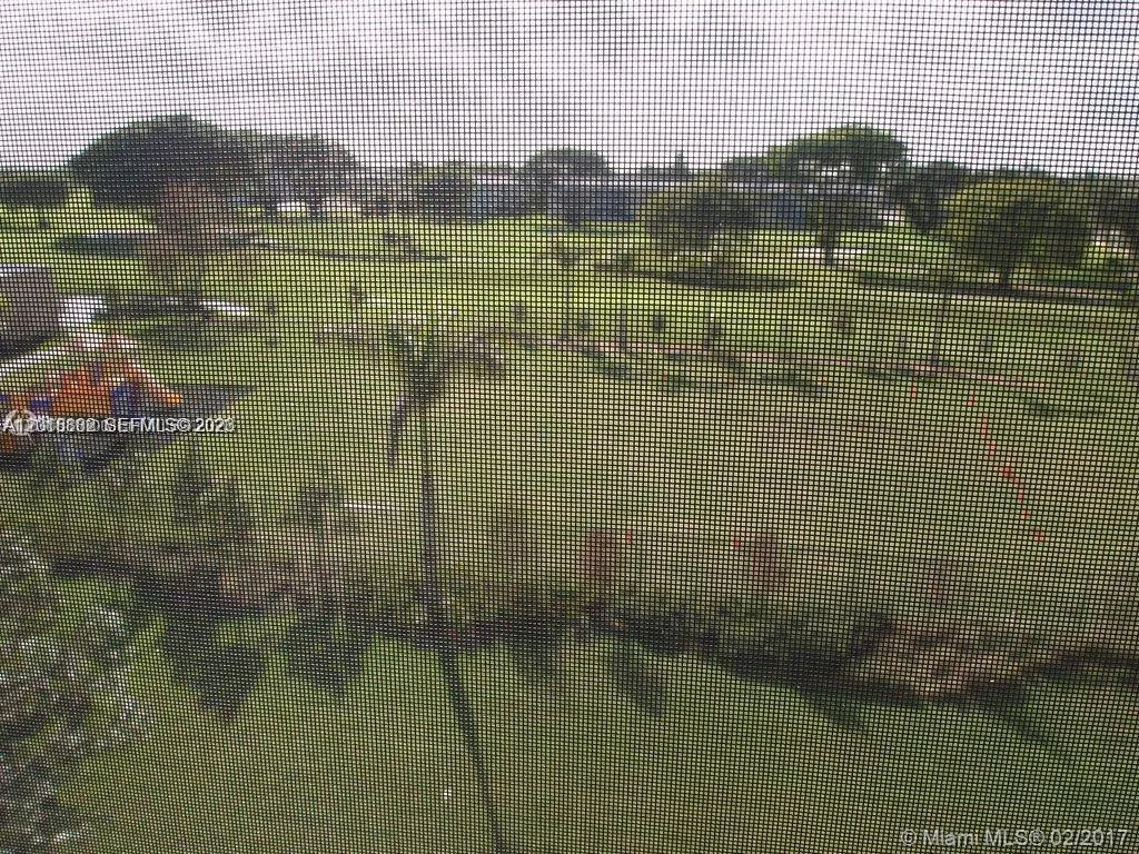 950 Hillcrest Dr # 503, Hollywood FL 33021