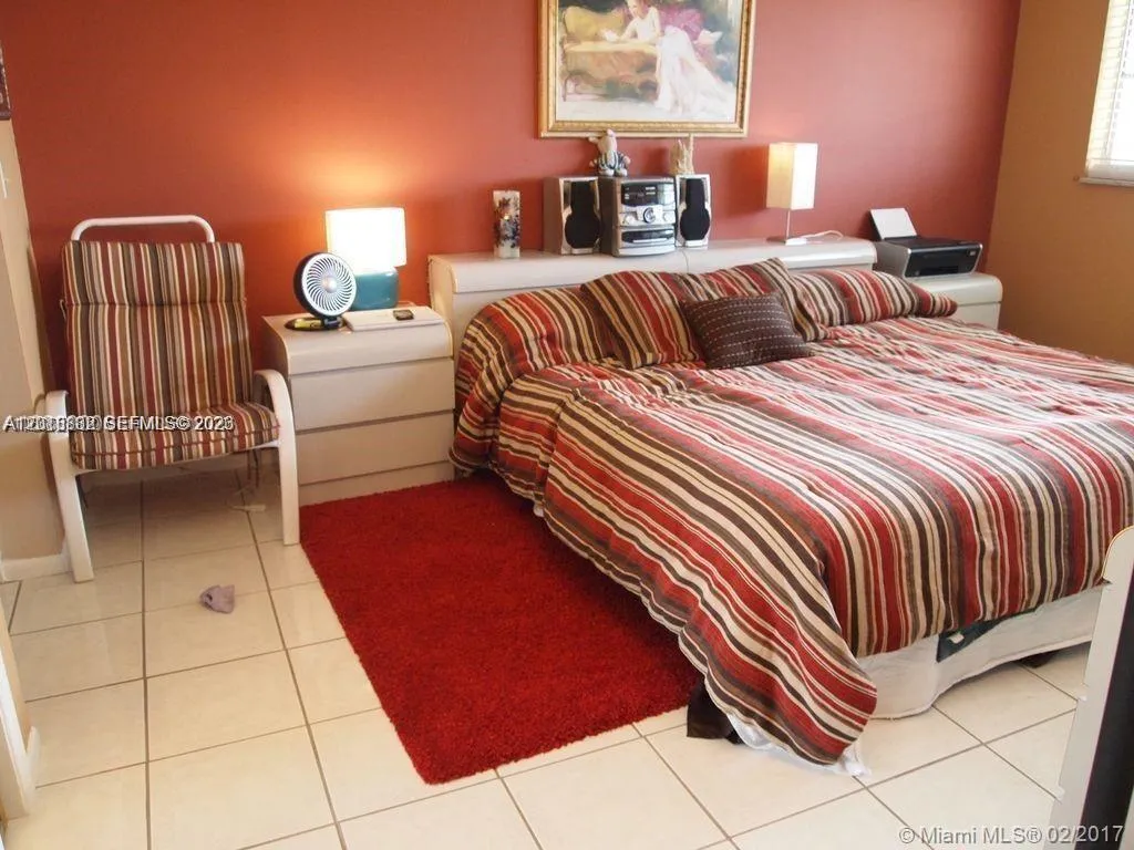 950 Hillcrest Dr # 503, Hollywood FL 33021