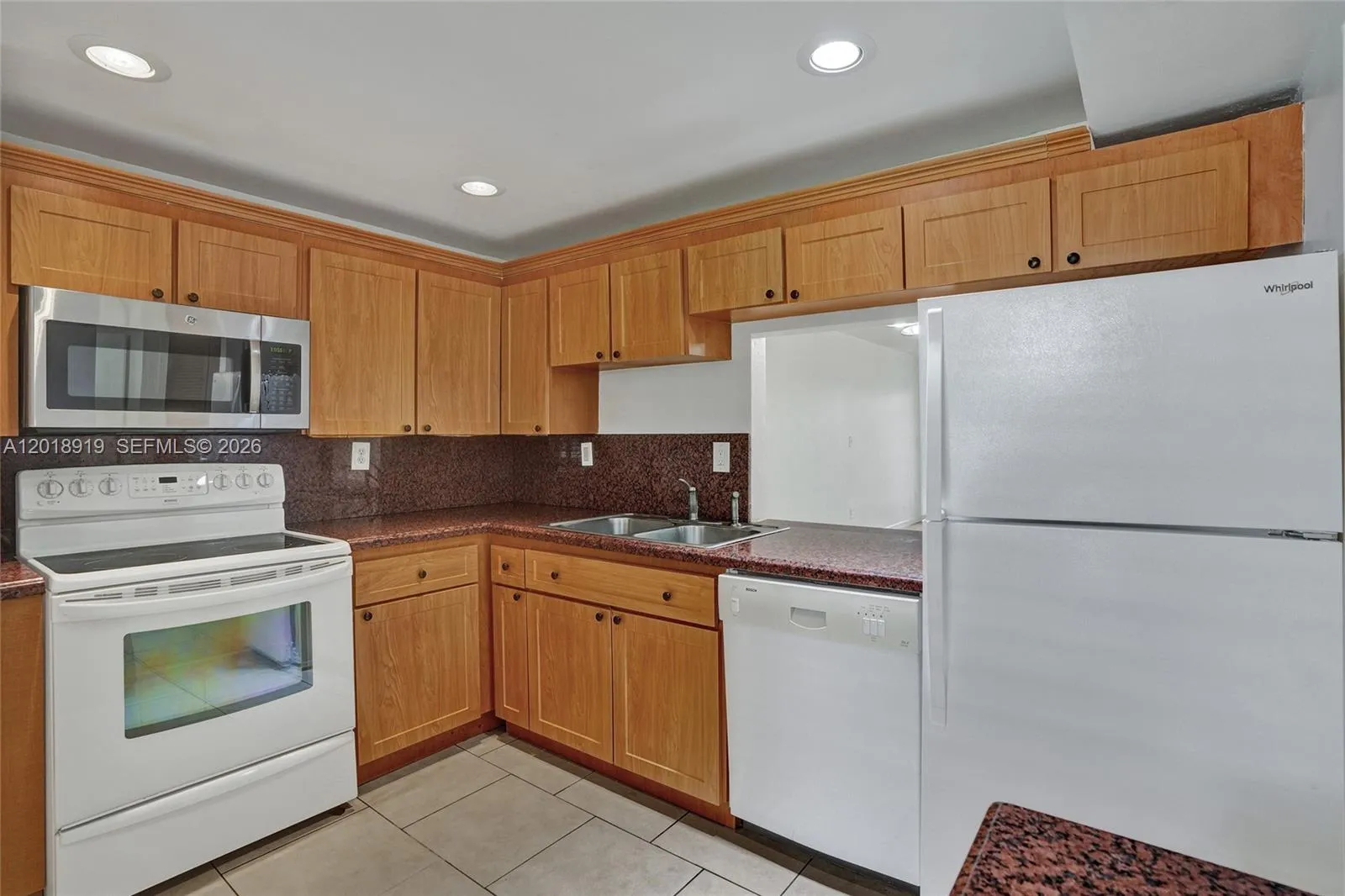 1601 NE 191 ST # B112, Miami FL 33179