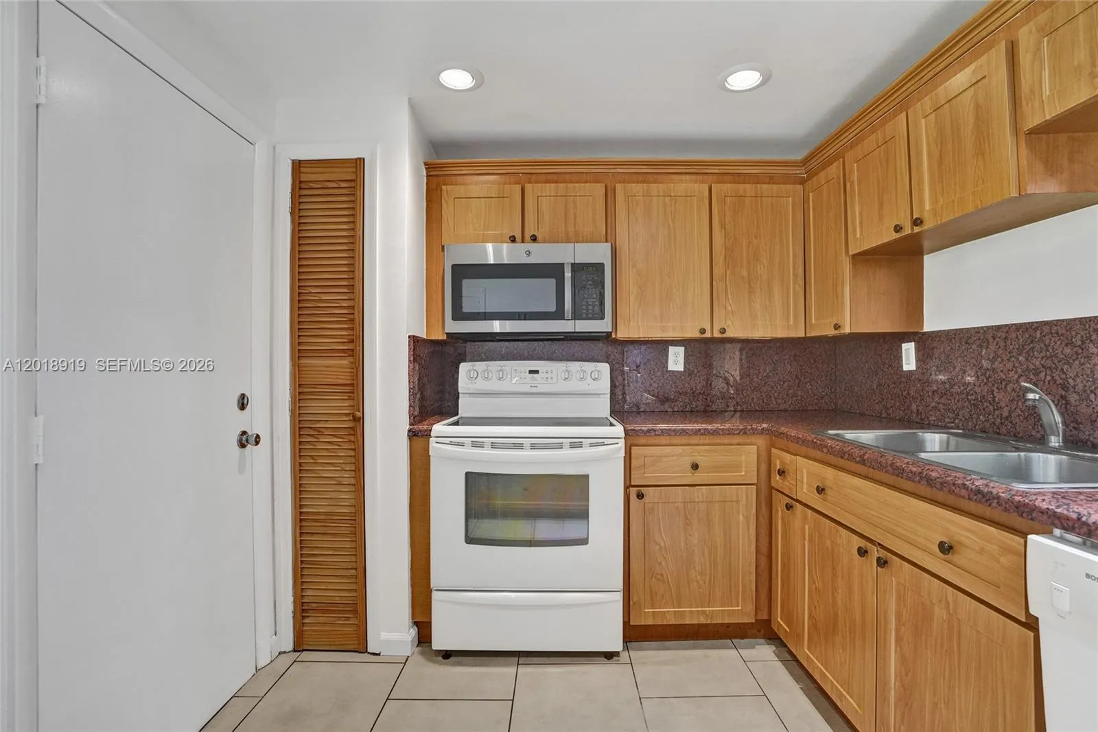 1601 NE 191 ST # B112, Miami FL 33179