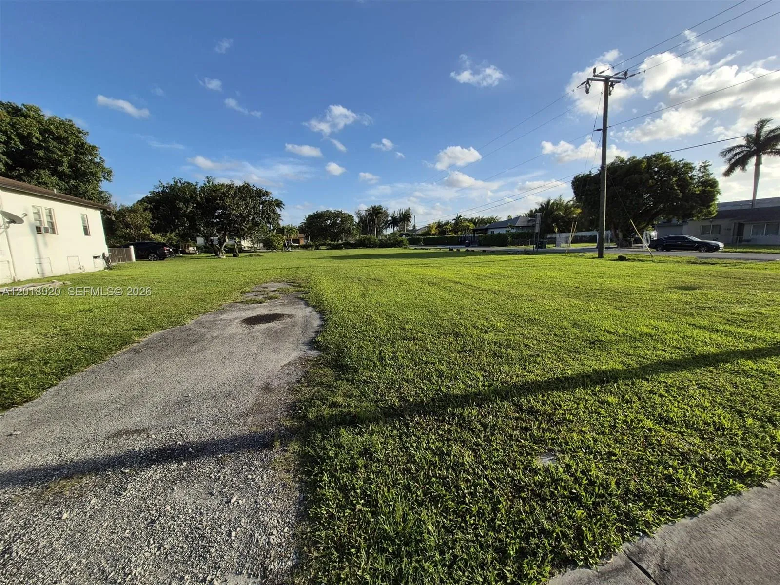 1880 NW 111th St, Miami FL 33167