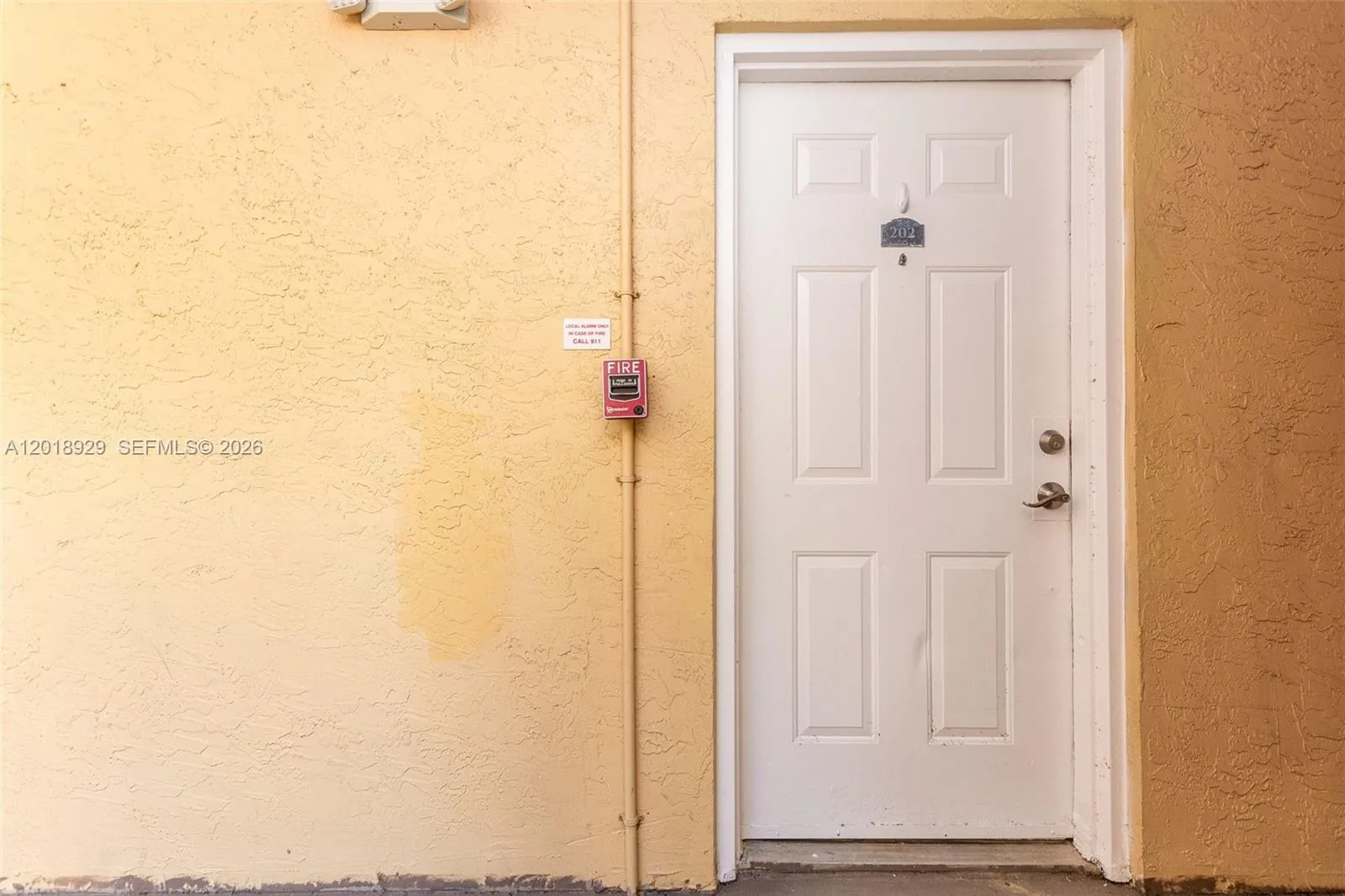 5721 Riverside Dr, Coral Springs FL 33067