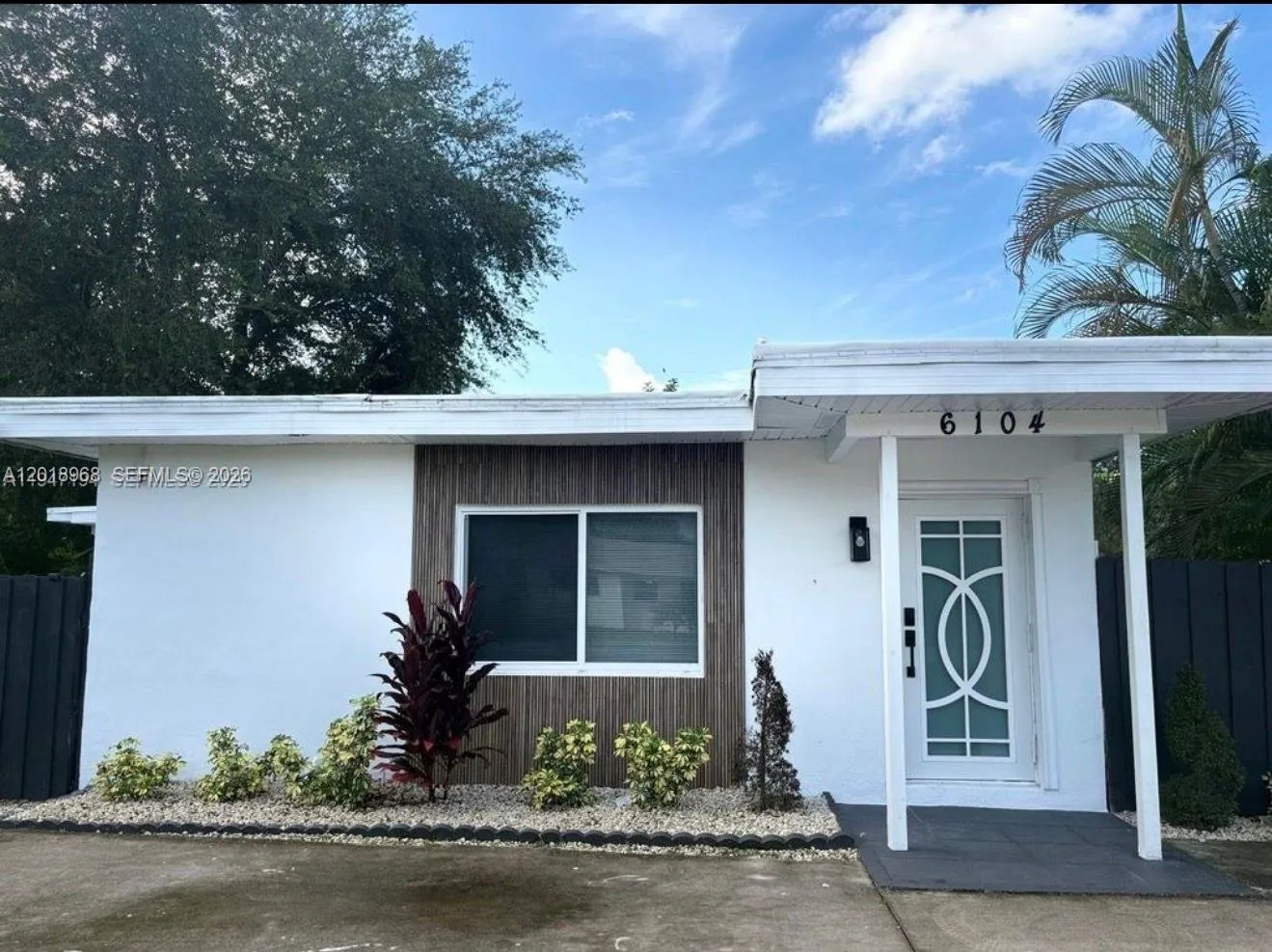3 bedroom 3 bath for sale at 6104 SW 33rd St, Miramar FL 33023