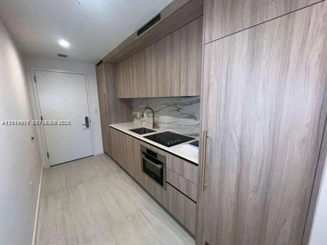 77 SE 5th St # 1605, Miami FL 33131
