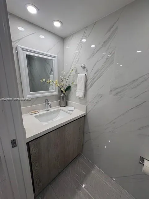 1717 N Bayshore Dr # 1542, Miami FL 33132